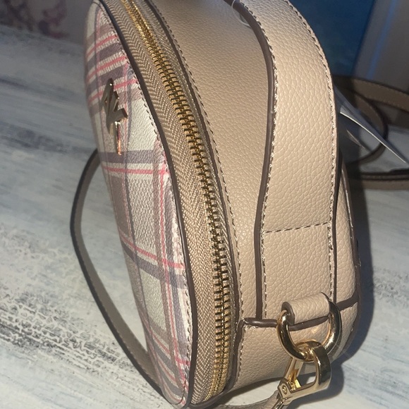 NEW Anne Klein crossbody. - Picture 3 of 7
